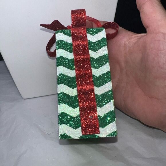 Pier‎ One Wooden Super Sparkle Present Ornament - Picture 4 of 9